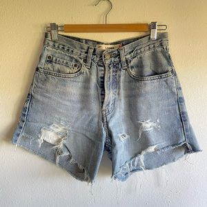 Levi’s High Waisted 569 Distressed Cutoff Shorts Light-Wash Size 28 Waist